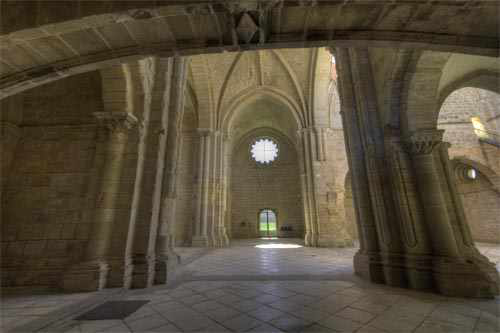 Crucero desde el lado norte iglesia de MOnsalud